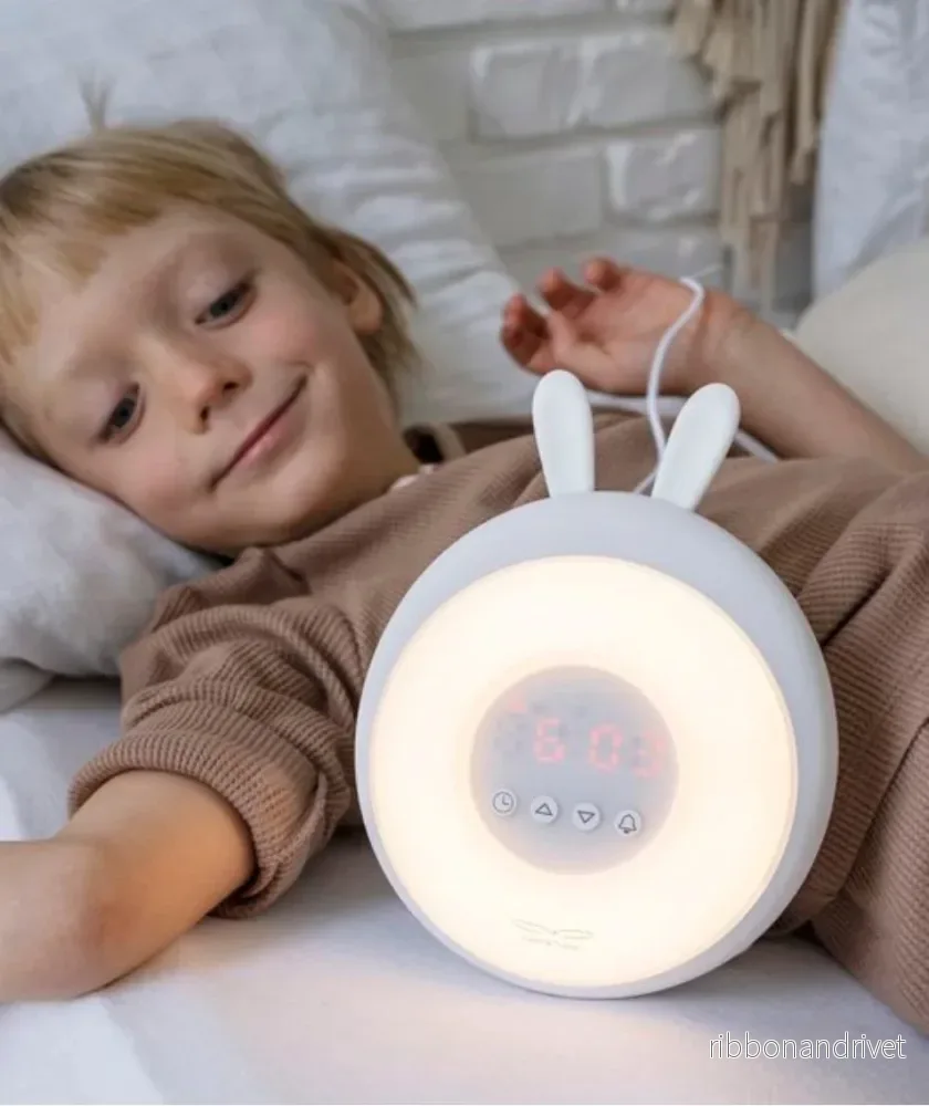 Kaninlampa med väckarklocka och ”wake up light”– Vit
