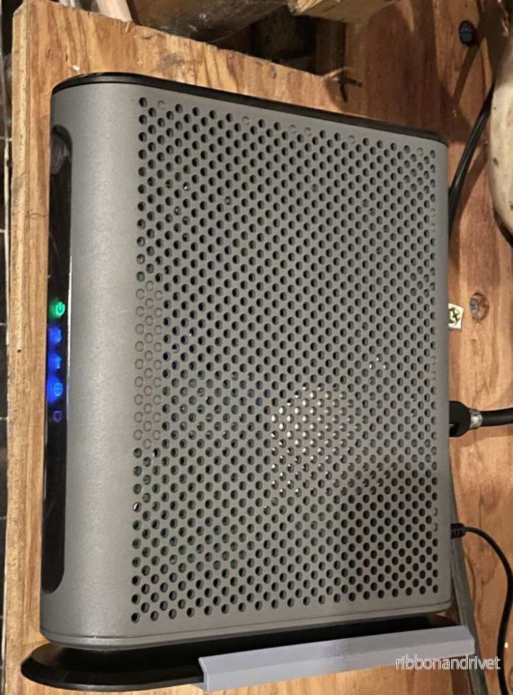 Motorola MB8611 Väggfäste – Platsbesparande och organiserande - Bild 3