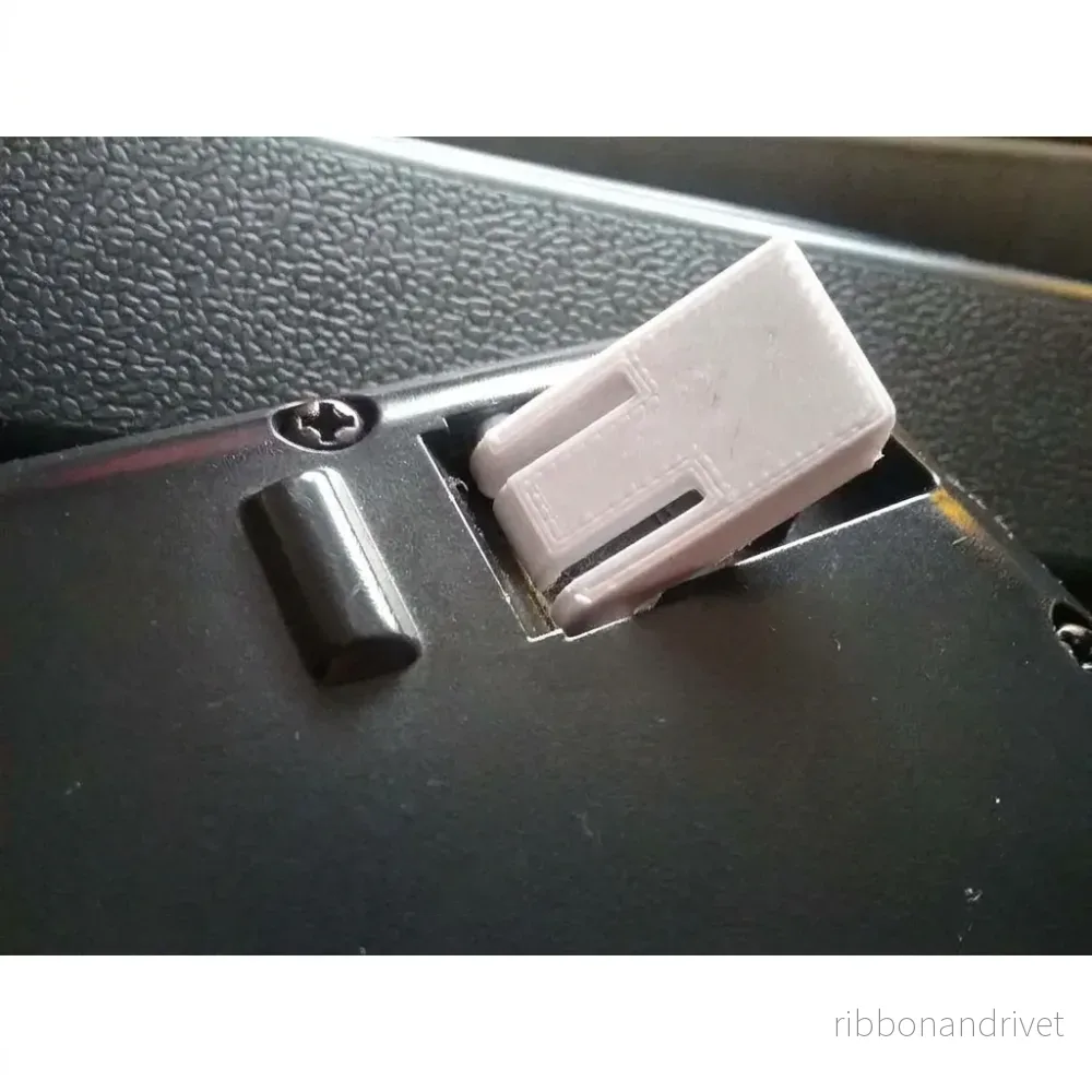 Utbytesfötter till Logitech G15 tangentbord