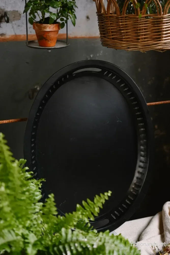 Svart Serveringsbricka i Plåt - Bild 2