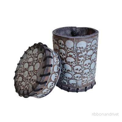 Dice Macabre Dice Cup - För Necromancers