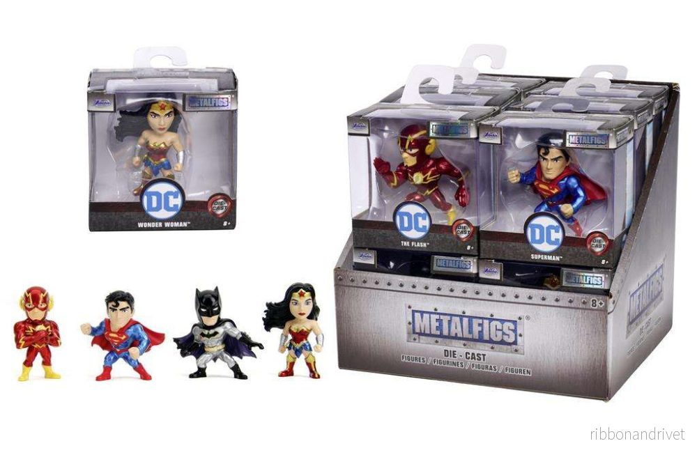 DC Figures 2.5″ Welle 1 Display (12) DC Figures 2.5″ Welle 1 Display (12)