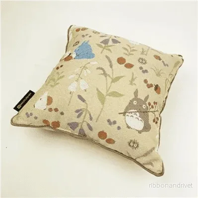 My Neighbor Totoro – kudde (30 x 30 cm) – Totoro Autumn Moment My Neighbor Totoro – kudde (30 x 30 cm) – Totoro Autumn Moment