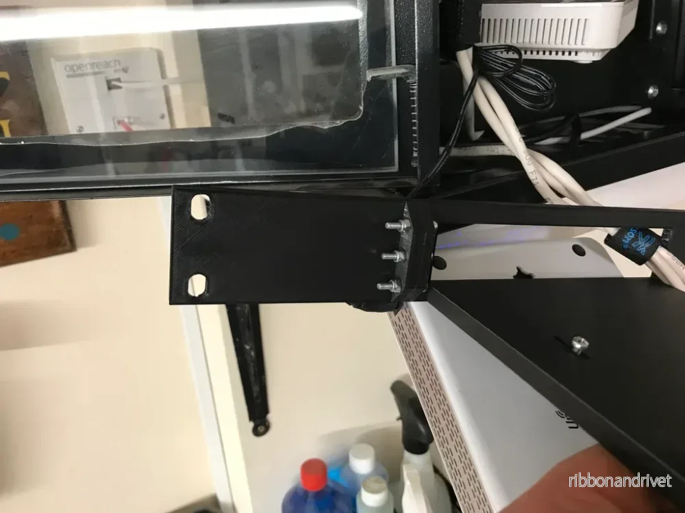 Ubiquiti Unifi USG Rackfäste - SOHO 10" Adapter - Bild 3