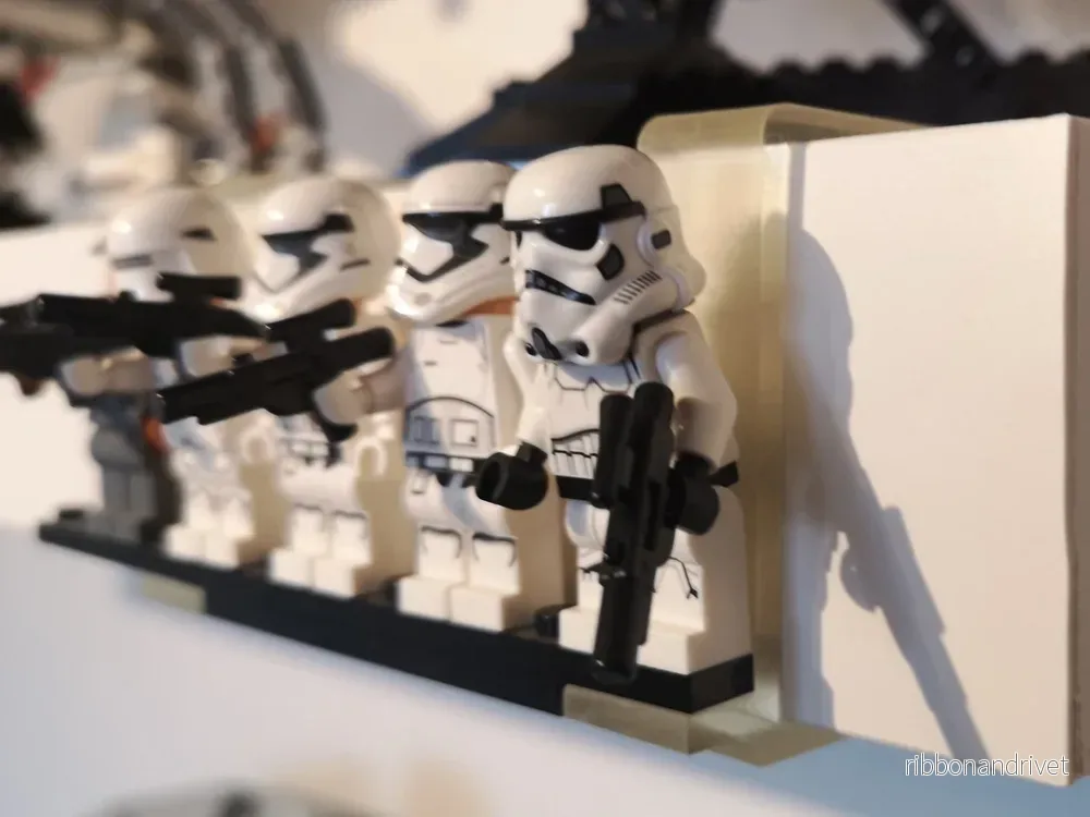 LEGO Mini Figures Hyllhållare för 50mm hylla LEGO Mini Figures Hyllhållare för 50mm hylla