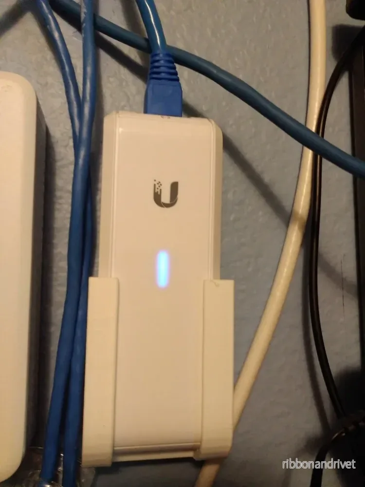 Ubiquiti Cloud Key monteringsfäste Ubiquiti Cloud Key monteringsfäste