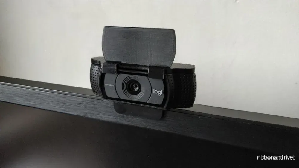 Logitech C920 webbkameraskydd – tunnare design med förbättrat gångjärn Logitech C920 webbkameraskydd – tunnare design med förbättrat gångjärn