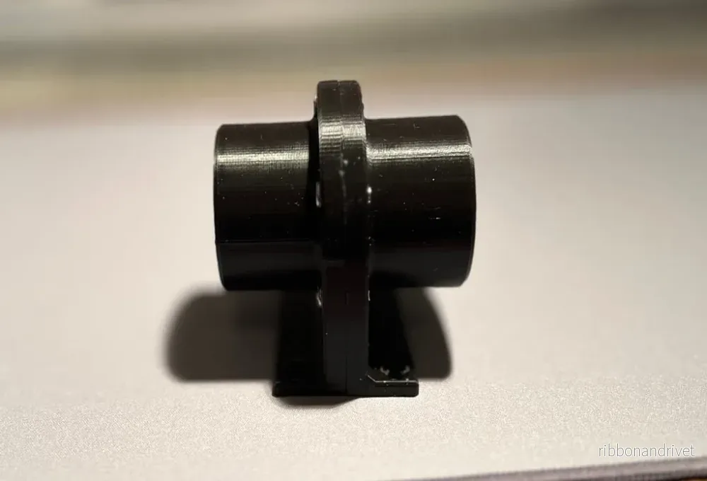 Väggfäste för 50 mm dammsugarslang