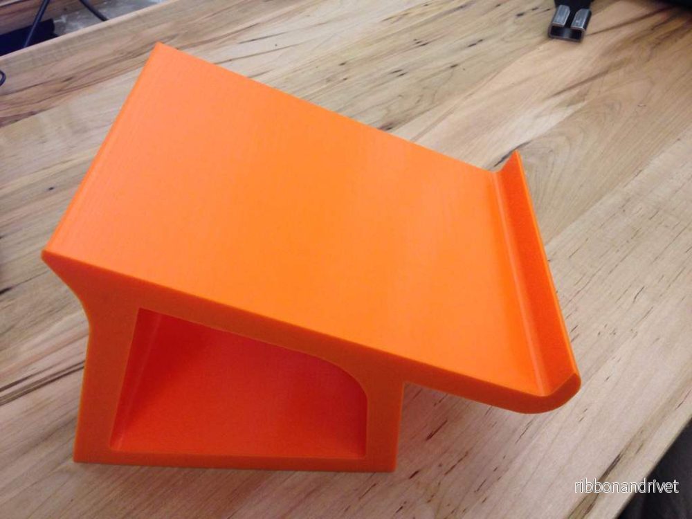 Platsbesparande och ergonomiskt stativ för MacBook Pro - Bild 2