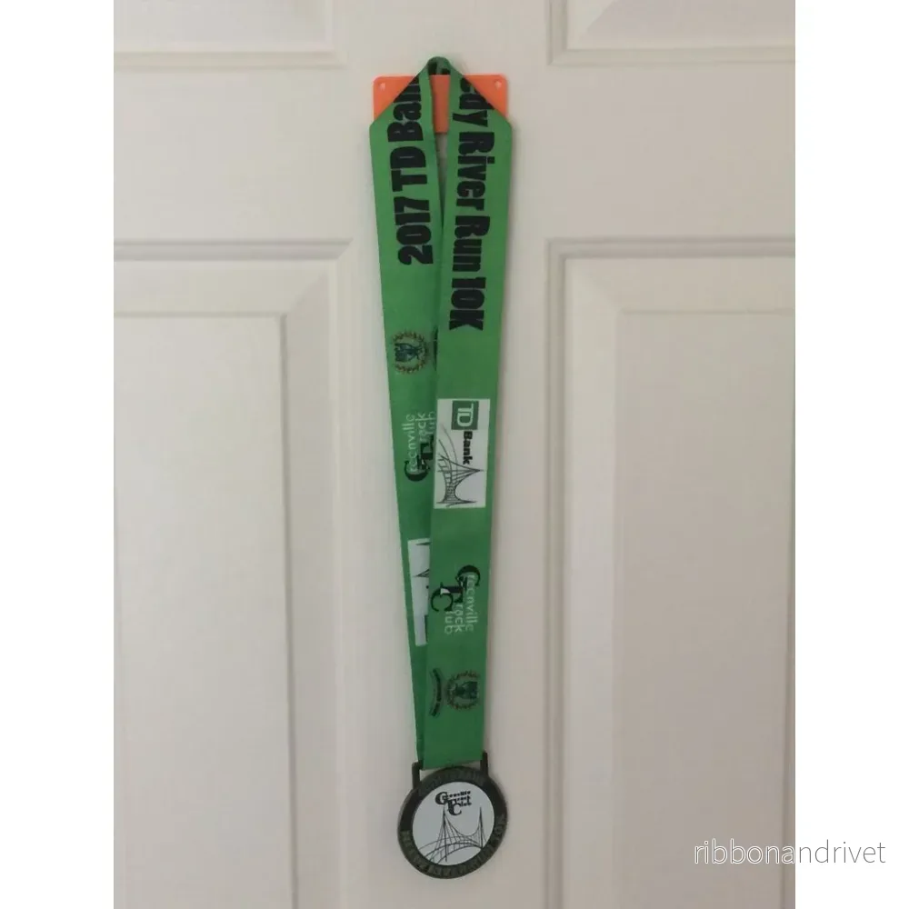 Väggmonterad medaljhållare för breda band - Bild 2