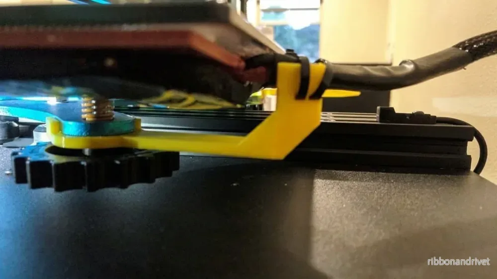 Kabeldragavlastning för Artillery Sidewinder X1 (modell 6/2019) Kabeldragavlastning för Artillery Sidewinder X1 (modell 6/2019)