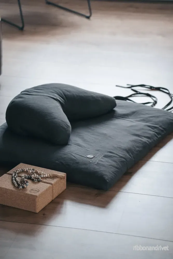 Calm Zafu Meditation Cushion – Dark Grey Calm Zafu Meditation Cushion – Dark Grey