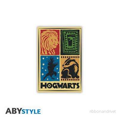 HARRY POTTER – Standard Magnet – Hogwarts fyra elevhem HARRY POTTER – Standard Magnet – Hogwarts fyra elevhem