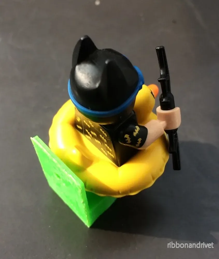 Lego Minifigure väggmonterad display med plats för ryggtillbehör