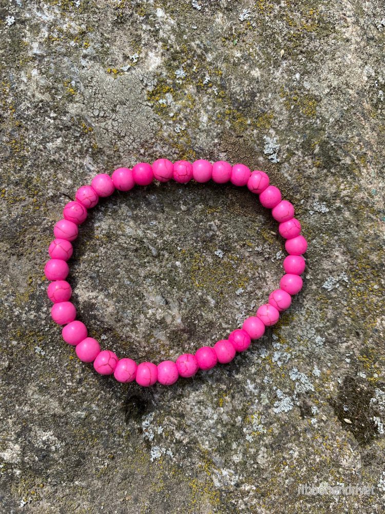 Howlit Infärgat Cerise Armband - Bild 3