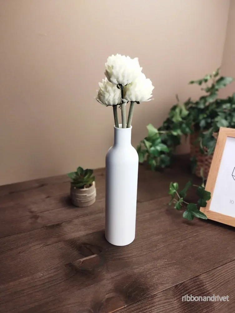 Minimalistisk rörvas med elegant flaskhalsdesign - Bild 2