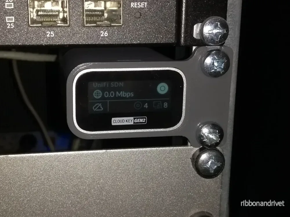 Ubiquiti Unifi CloudKey Gen2 19″ rackmontering