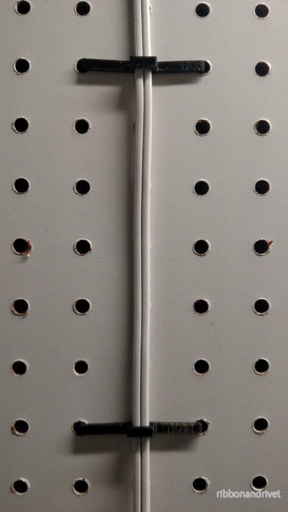 Kabelklämmor för elkablar med stiftplatta