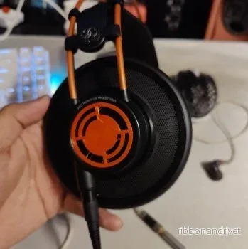AKG Hörlursplattor med utbytbart fodral (Q701, K701, K702, K712) - Bild 2