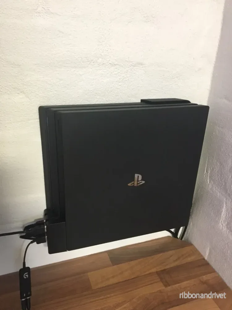 Väggfäste för PS4 Pro