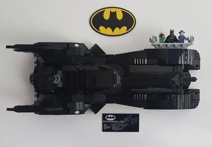 Väggfäste till Lego Batmobile från 1989 Väggfäste till Lego Batmobile från 1989
