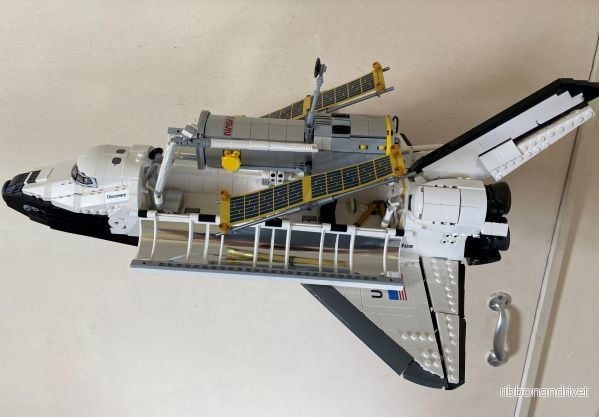 Väggfäste för LEGO Shuttle Discovery 10283 - Bild 2