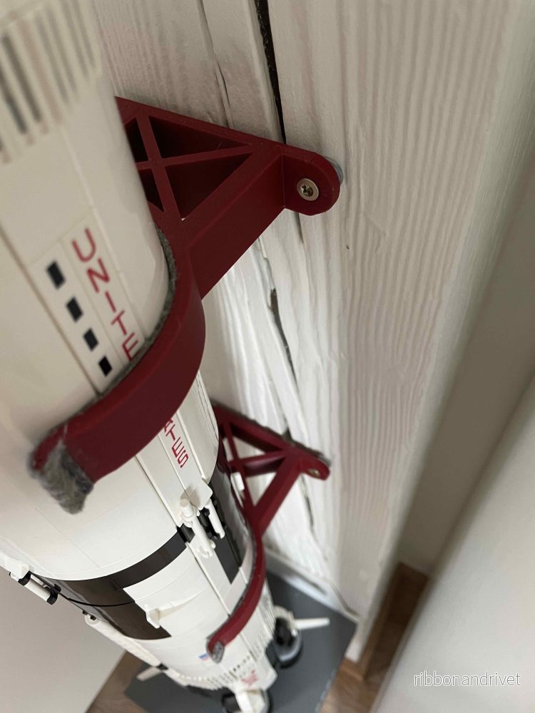 Vertikalt väggfäste för Lego Saturn V - Bild 2