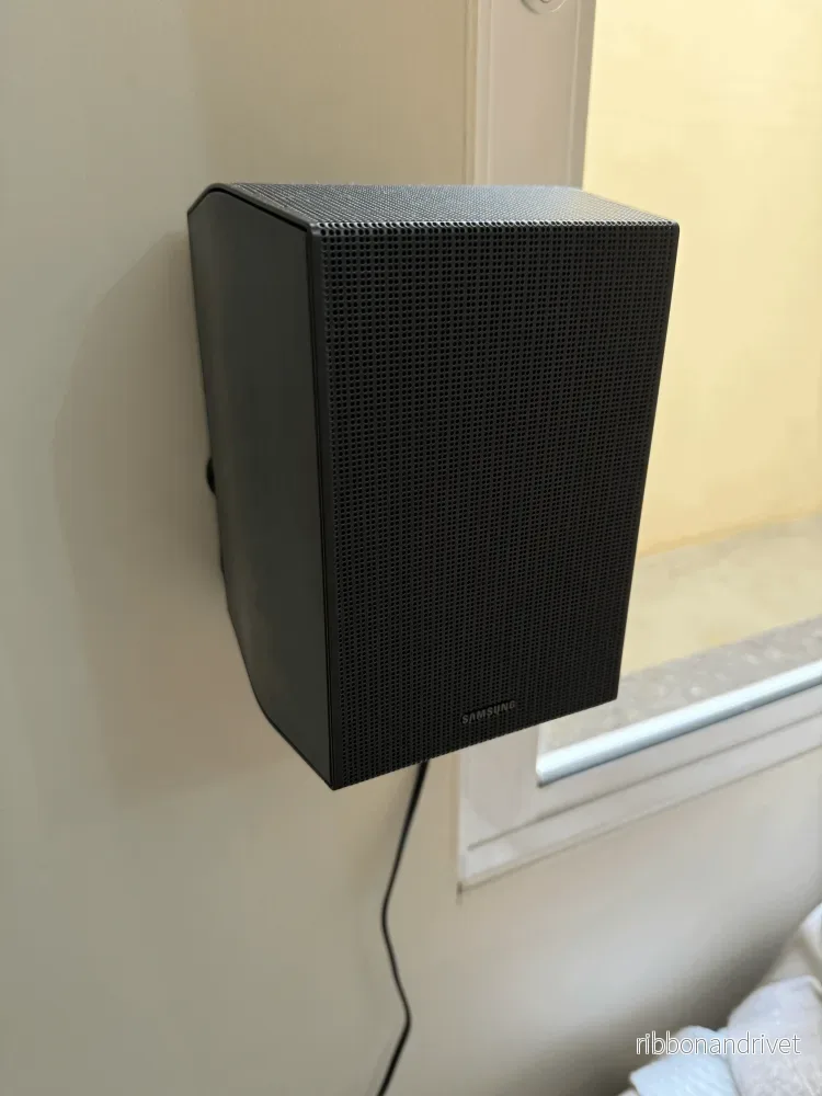 Väggfäste för Samsung Soundbar Q930B & Q930C Bakhögtalare Väggfäste för Samsung Soundbar Q930B & Q930C Bakhögtalare