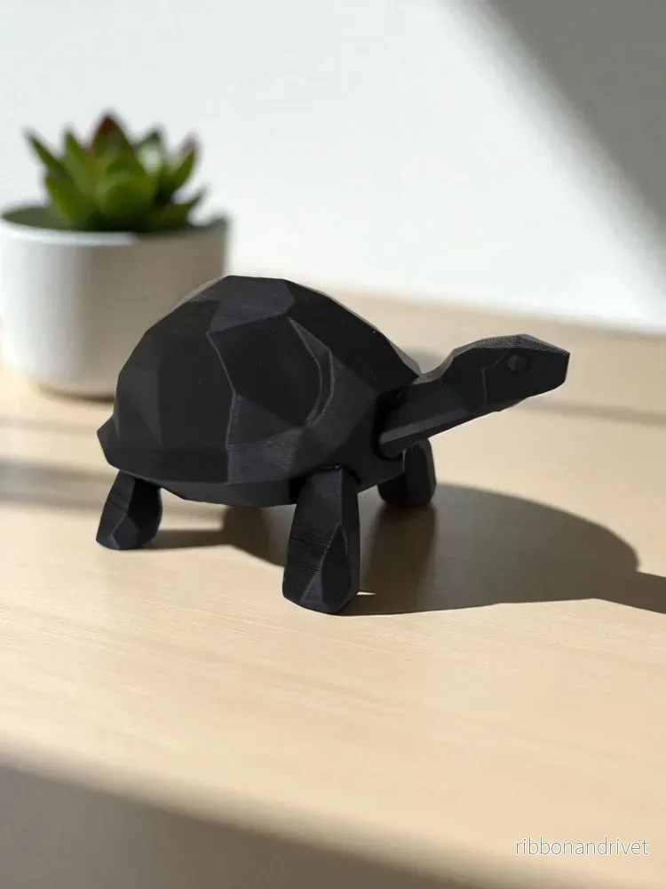 Låg-poly skulptur av gående sköldpadda - Bild 2