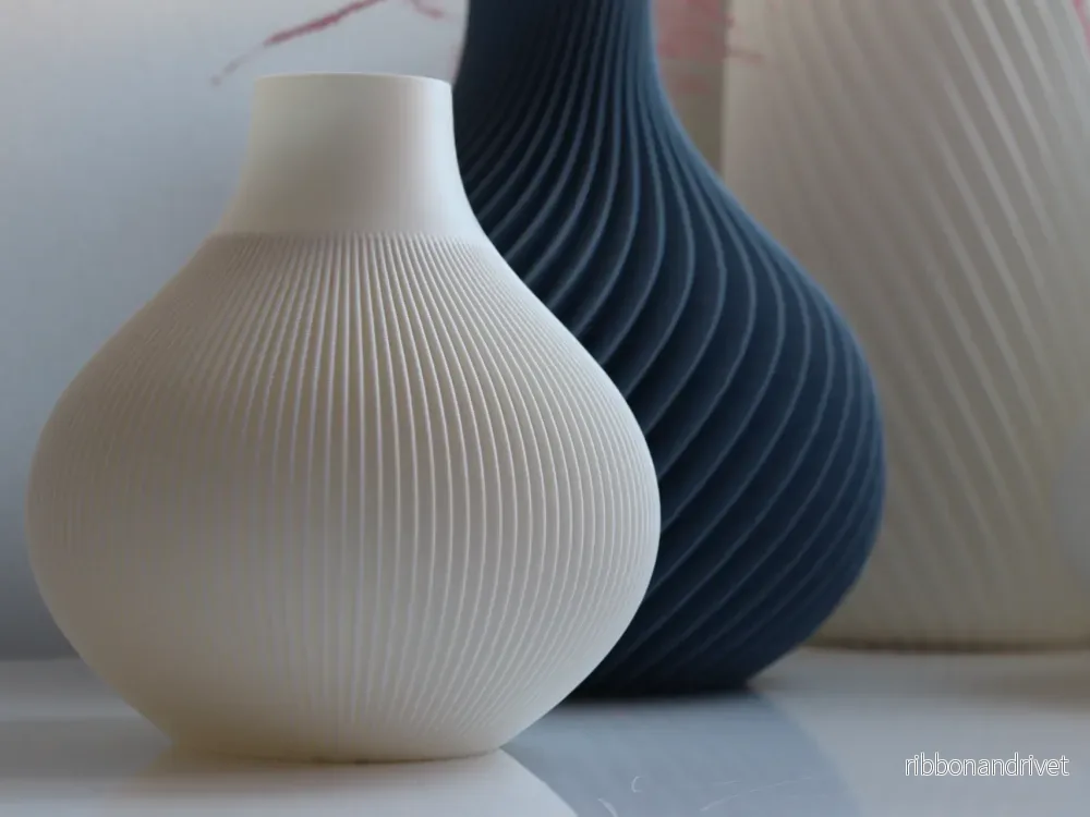Carmen Vase