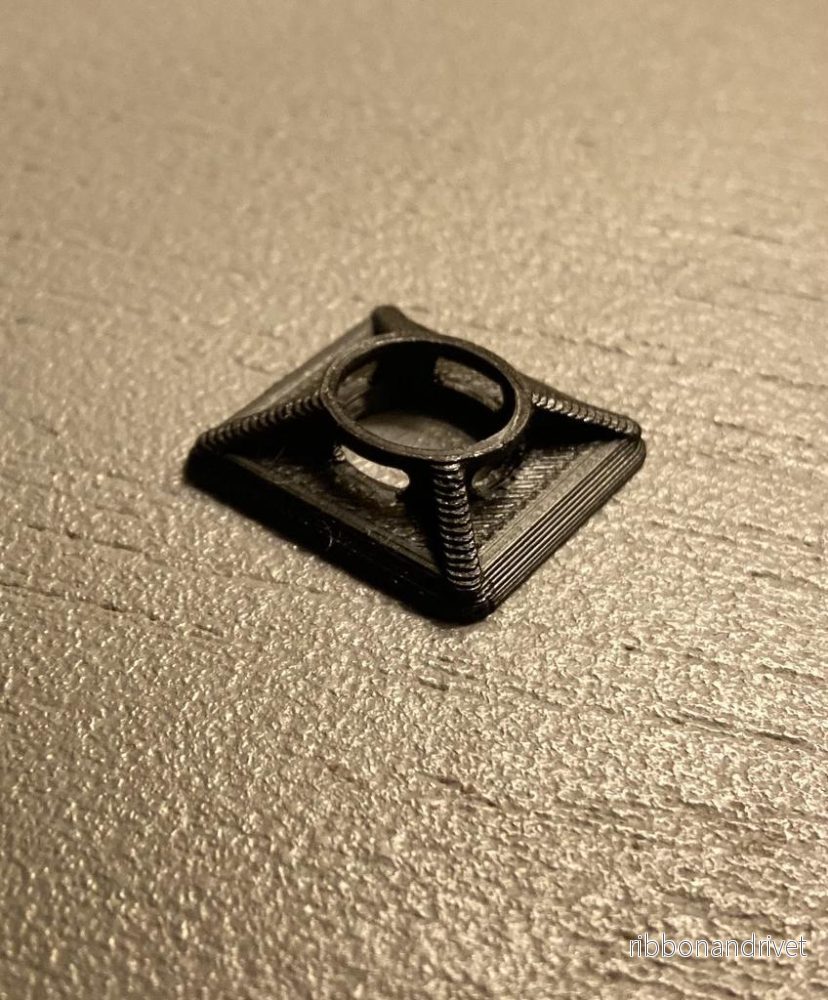 Kabelhållare för XTool Pro D1 (20x20x4mm)