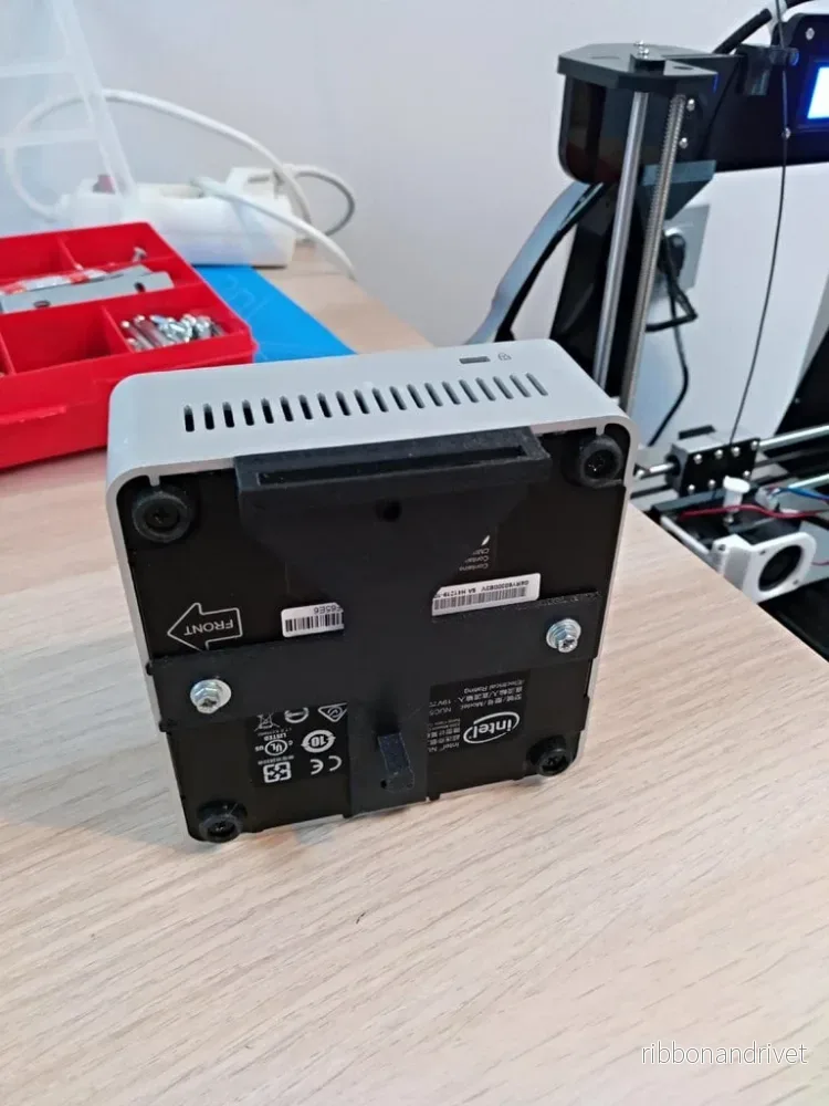Väggfäste för Intel NUC (2 delar) - Bild 2