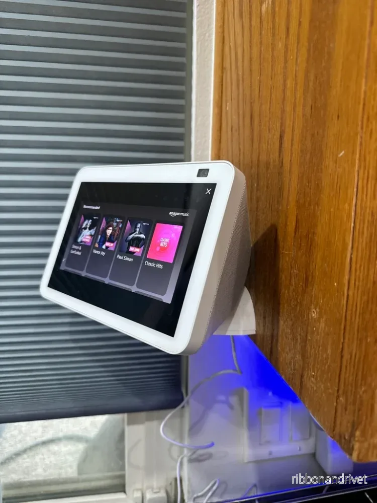 Amazon Echo Show 8 vridbart väggfäste med M3-mutter Amazon Echo Show 8 vridbart väggfäste med M3-mutter