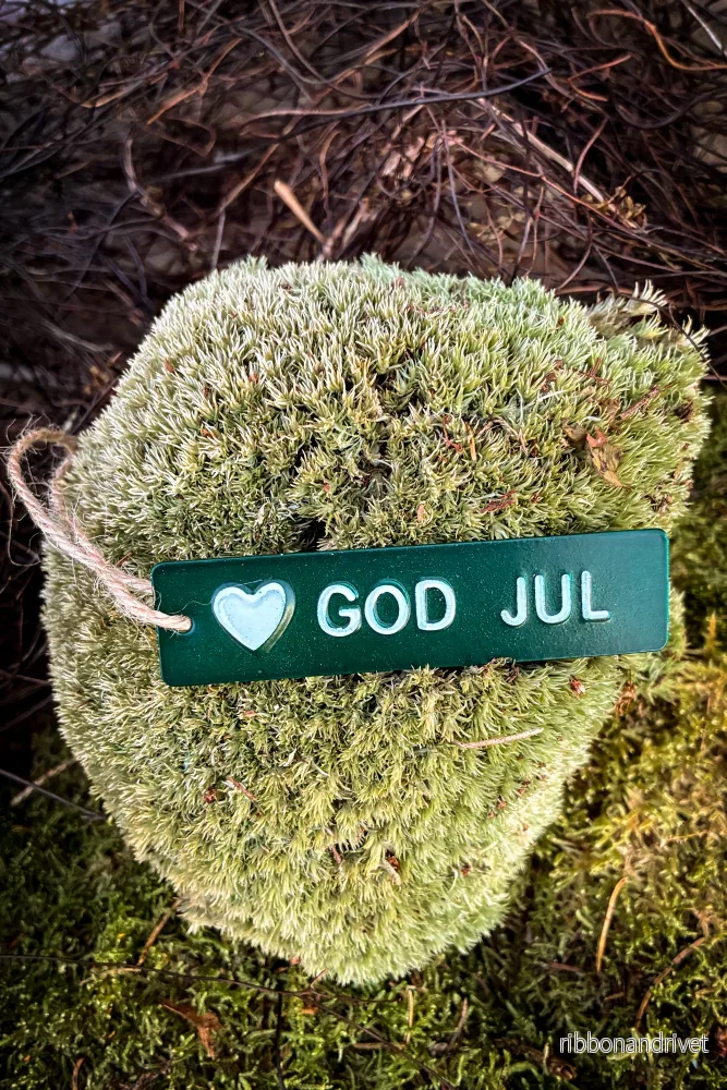 God Jul-skylt i plåt God Jul-skylt i plåt