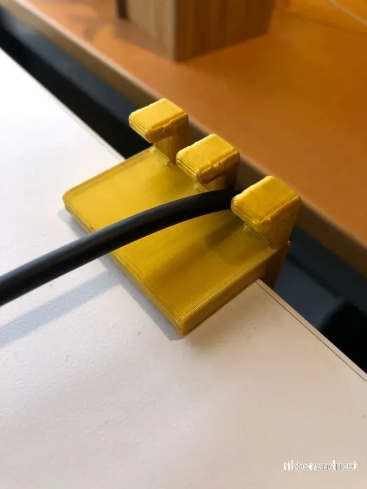 30mm kabelhållare för 2 ledningar
