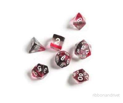 Sirius Dice – Tärningsset – Rosa, Klar, Svart Resin Sirius Dice – Tärningsset – Rosa, Klar, Svart Resin