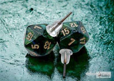 Chessex Stud Örhängen Scarab Jade Mini-Poly d20 Par Chessex Stud Örhängen Scarab Jade Mini-Poly d20 Par