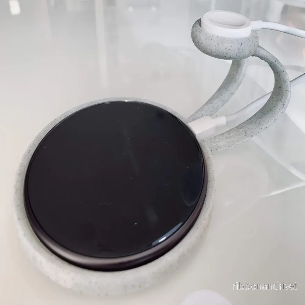 Enterprise V2 trådlöst laddningsställ för iPhone och Apple Watch Enterprise V2 trådlöst laddningsställ för iPhone och Apple Watch