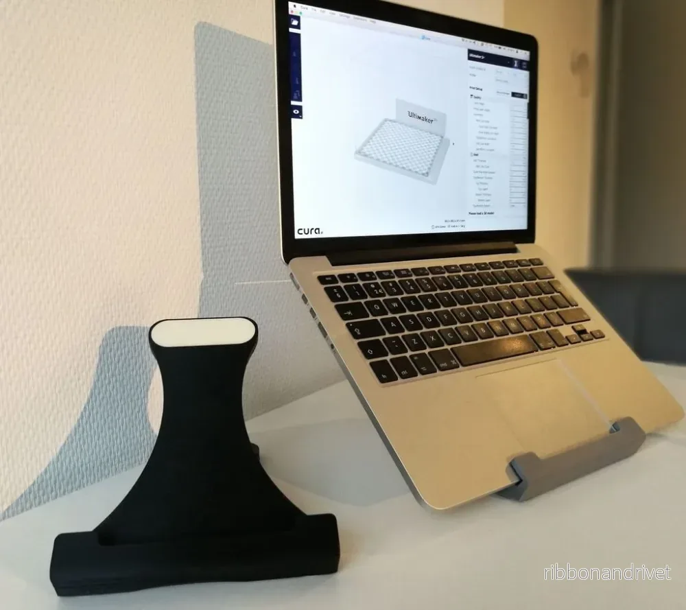 Elegant MacBook Pro-stativ för 13- och 15-tumsmodeller - Bild 2