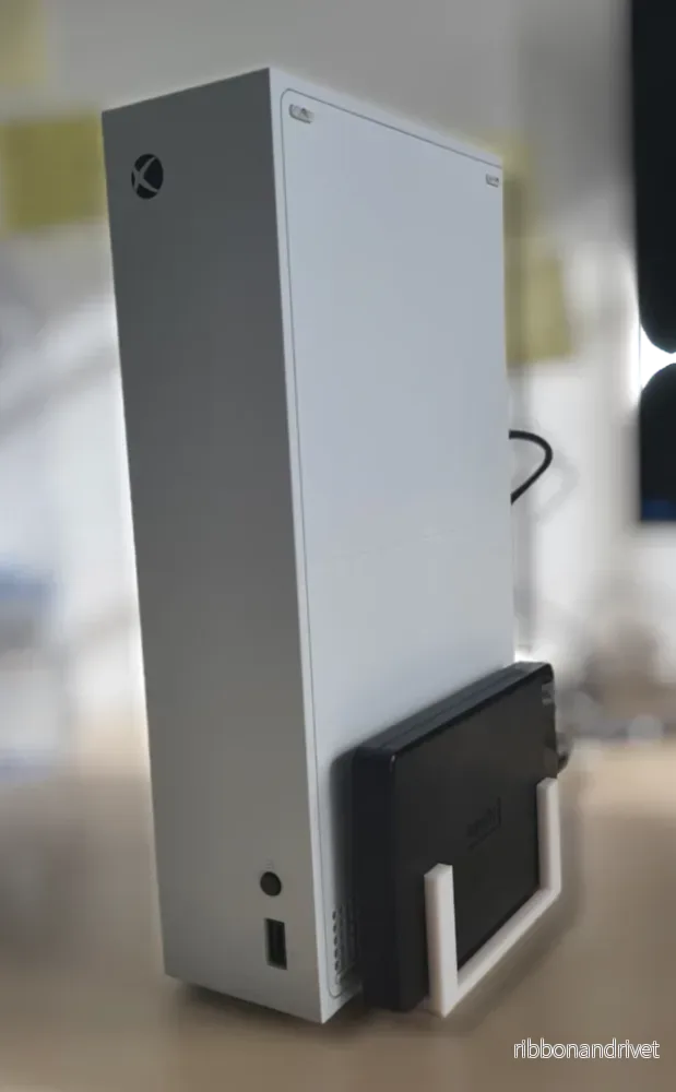 Stativ för Xbox Series S med plats för extern hårddisk
