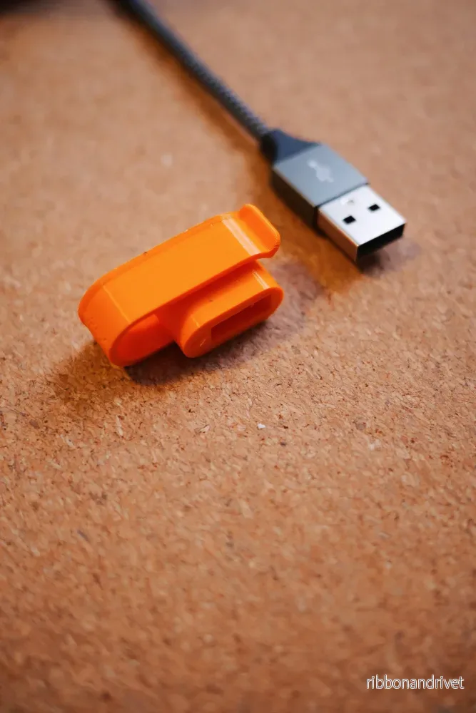 USB A-kabelhållare för effektiv kabelhantering - Bild 3