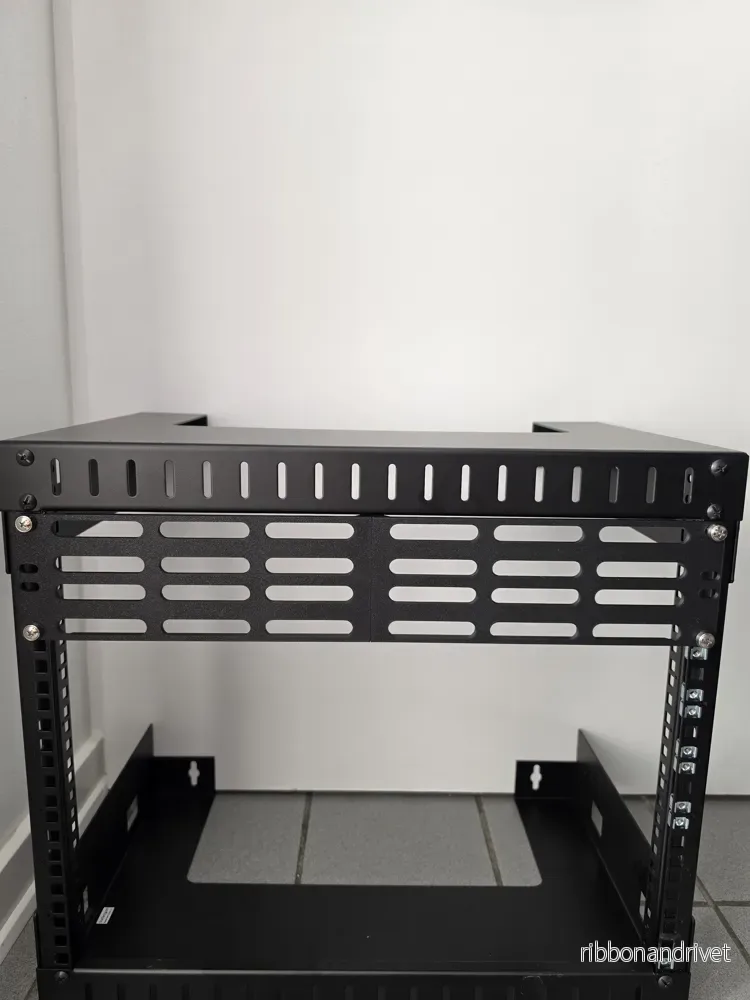 Ventilerad 2U blindpanel för 19-tumsrack - Bild 2