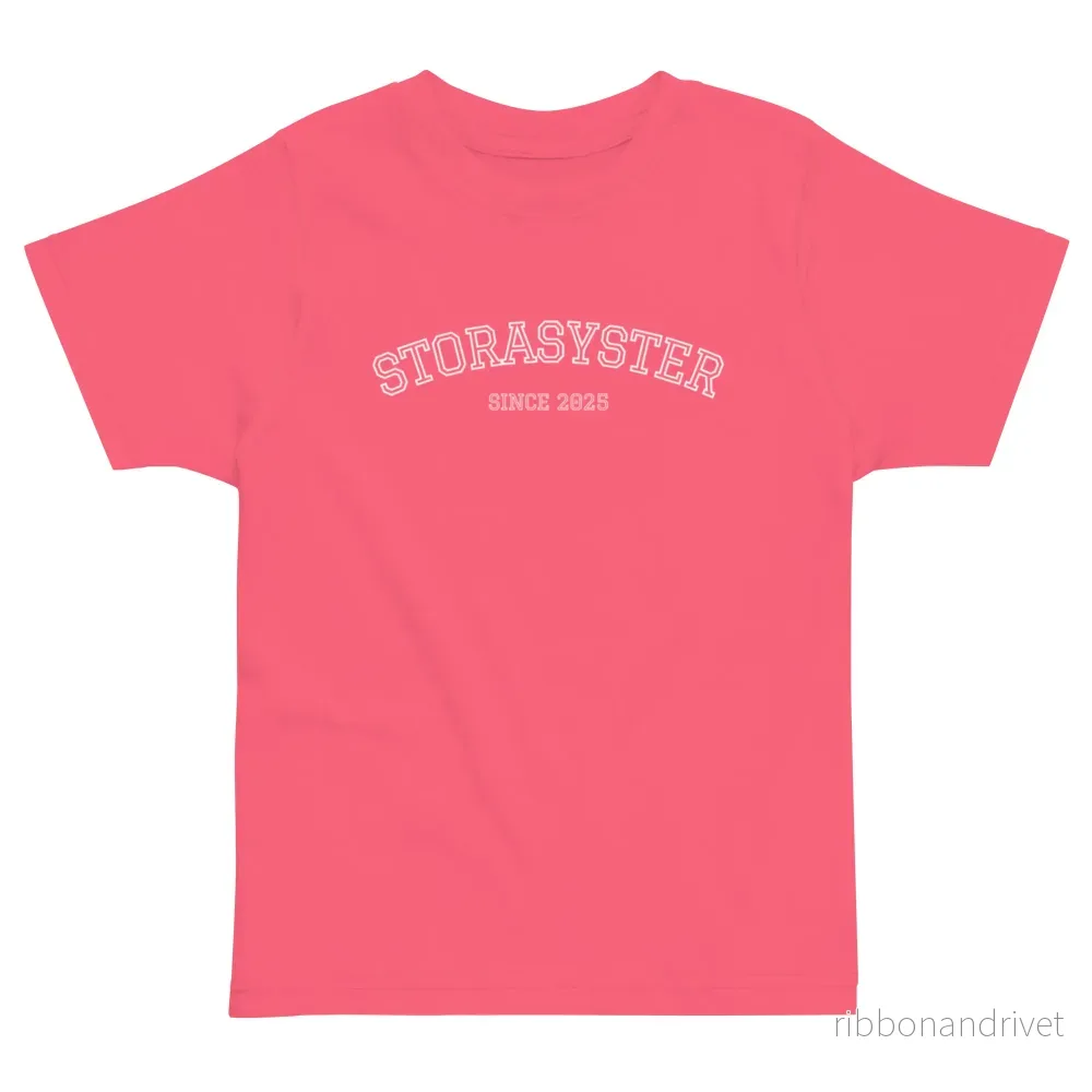 Storasyster T-shirt - Since 2025 (vit text) - Bild 3