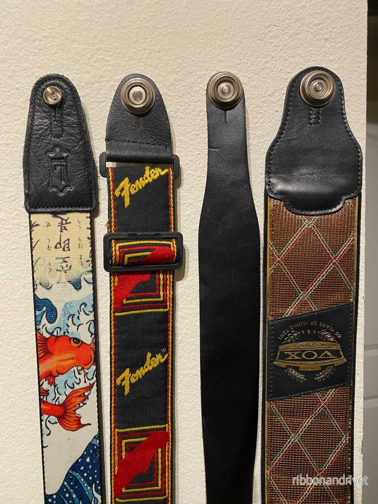 Gitarrremhållare och Dunlop-remlåsdocka Gitarrremhållare och Dunlop-remlåsdocka