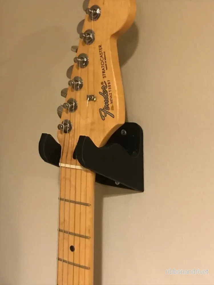 Kraftigt väggfäste för gitarr och bas - Bild 2