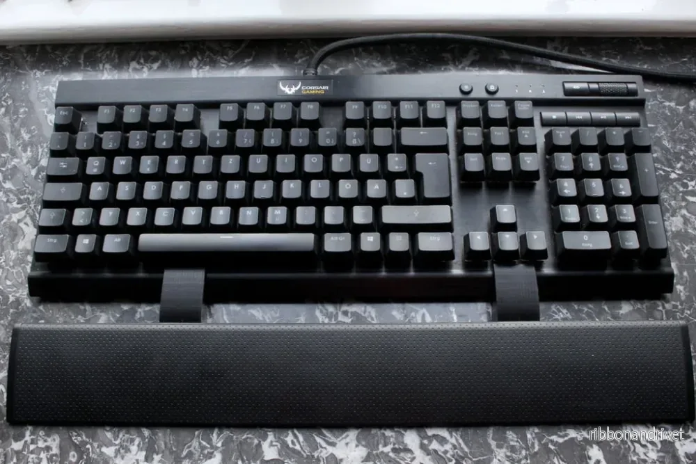 Avståndsstycke till Corsair K70 K65 handledsstöd