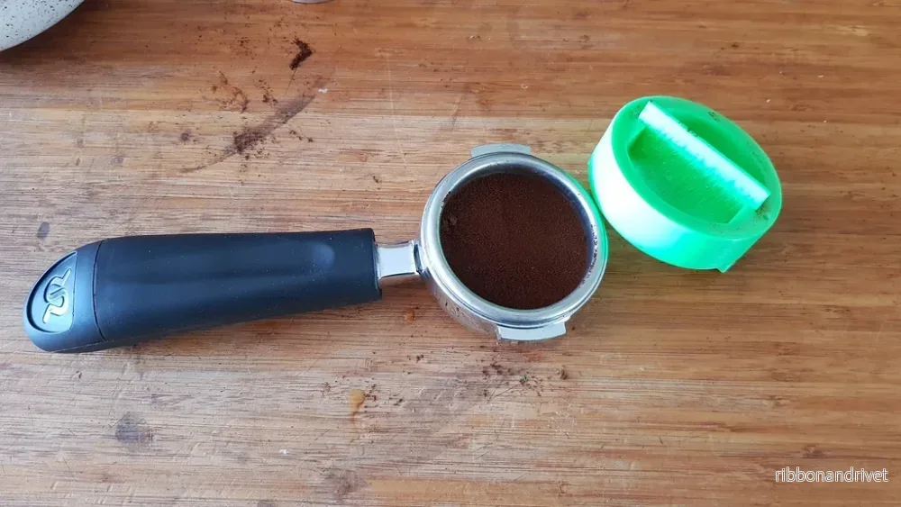 Justerbart verktyg för utjämning av espressopulver för 58 mm portafilter - Bild 2