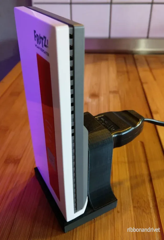 Hållare för AVM FRITZ!WLAN Repeater 1750E – Förbättrad stabilitet och Wi-Fi-optimering