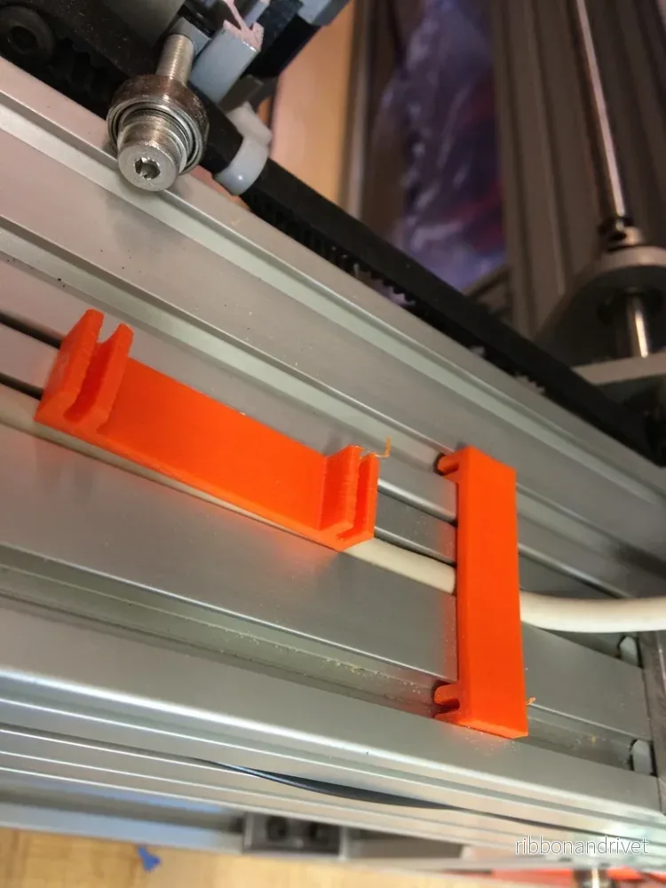 Lasersaur kabelklämma för effektiv kabelhantering