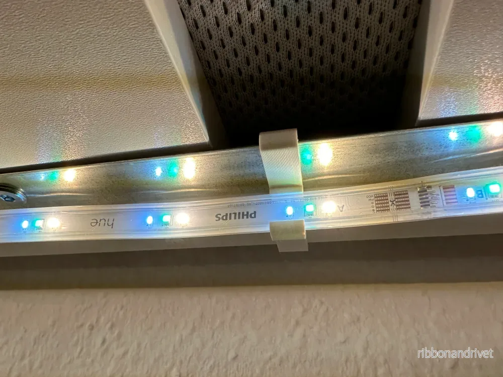 Hue Lystrip Clips för IKEA SMÅSTAD säng - skonsam installation - Bild 3